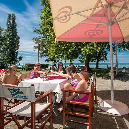 Familia Hotel Balatonboglar Ngoại thất bức ảnh
